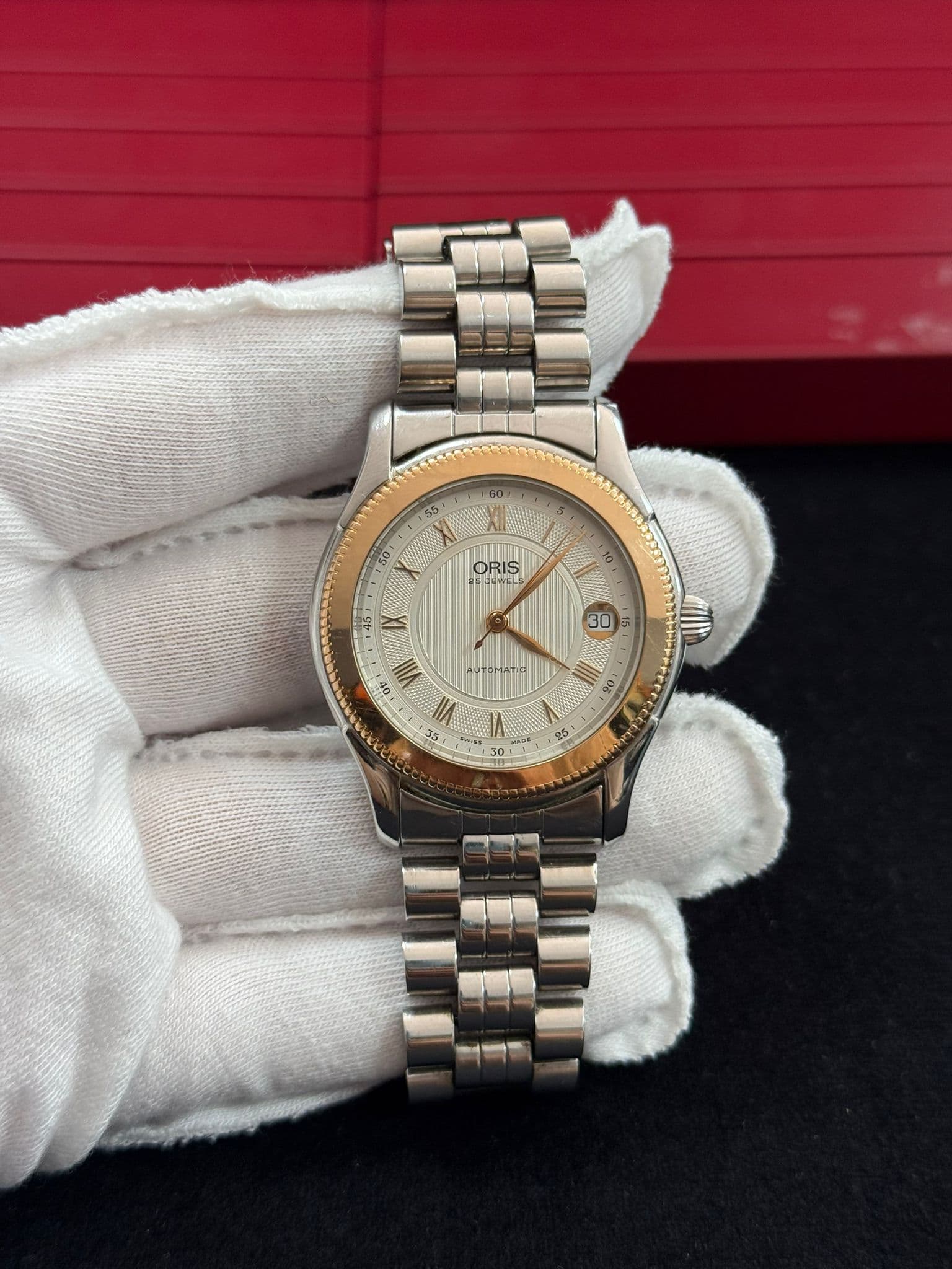 Oris Classic, 37mm, suflat cu aur 18k, Eta 2824