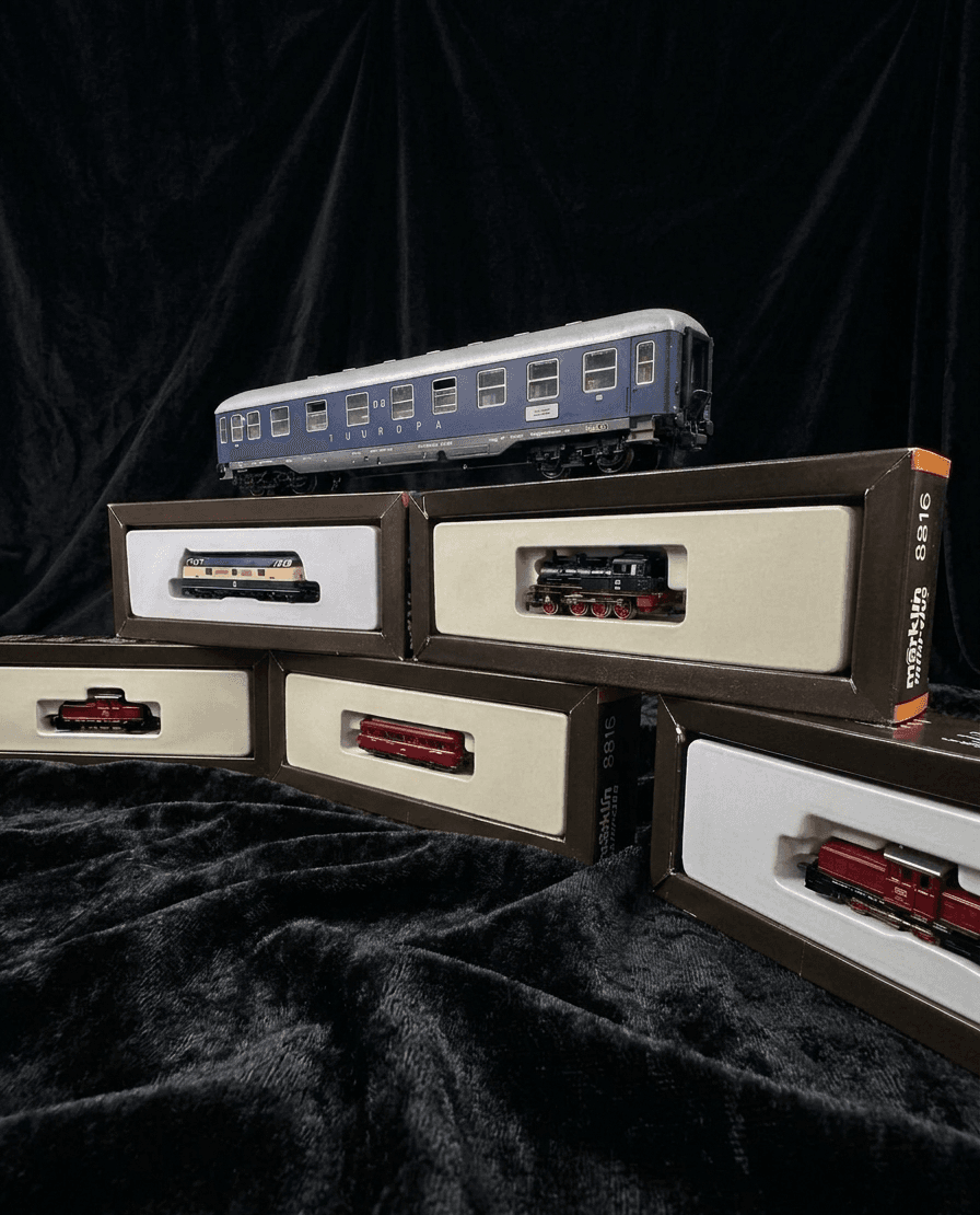 Colecție de locomotive și vagon Märklin Mini-Club Z – Ediție de vitrină „Museum-Style” 2