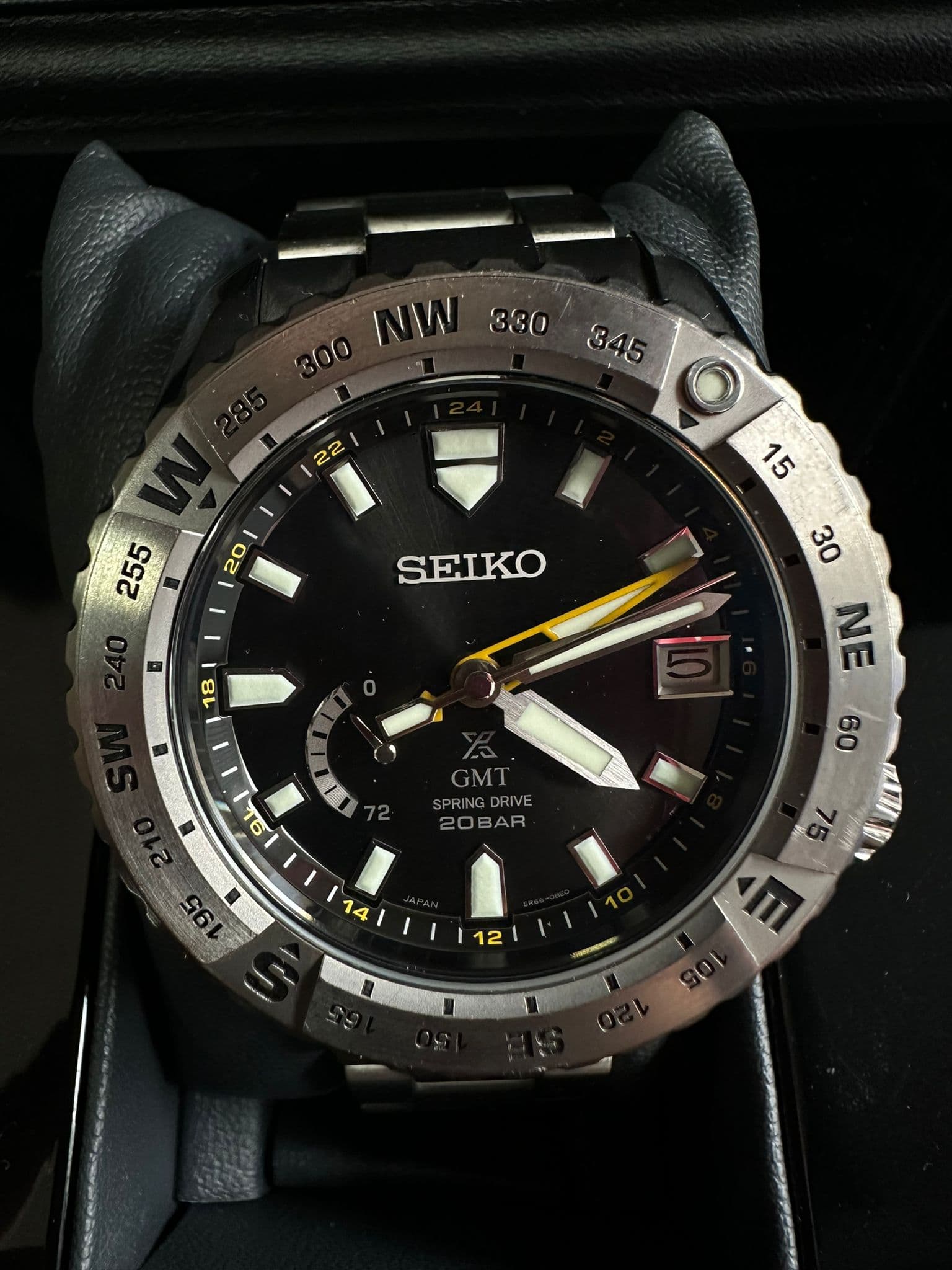 Seiko Prospex LX GMT SNR025J1 – Spring Drive 5R66 – Titan – Excelență Japoneză 4