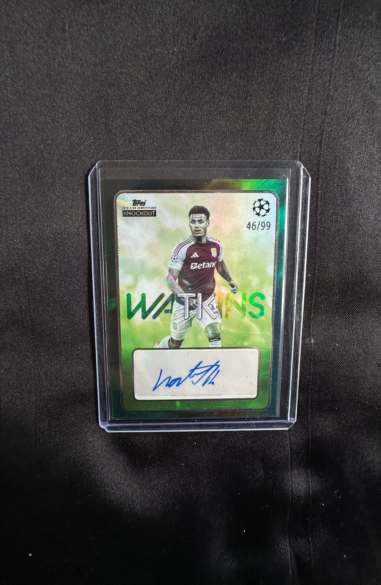 Cartonas de colectie cu Ollie Watkins Aston Villa Topps UEFA Knockout  Autograf Editie Limitata
