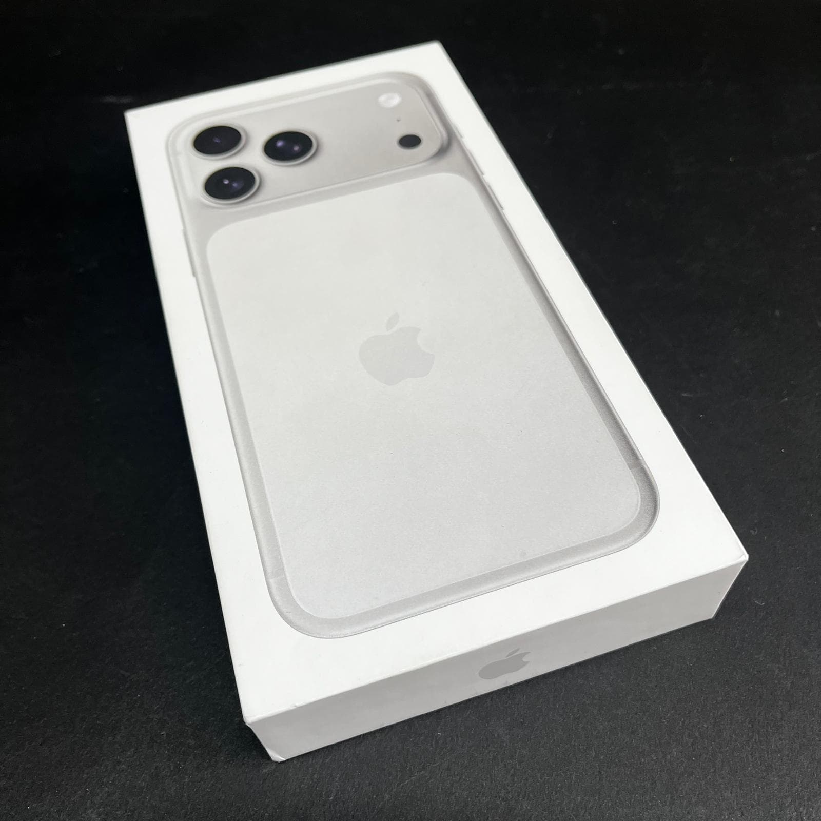 iPhone 17 Pro Max, 256GB, 5G, Silver SIGILAT 3